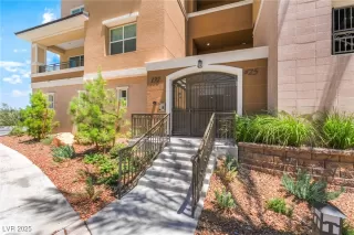 Photo #1: 2719230 Listing 