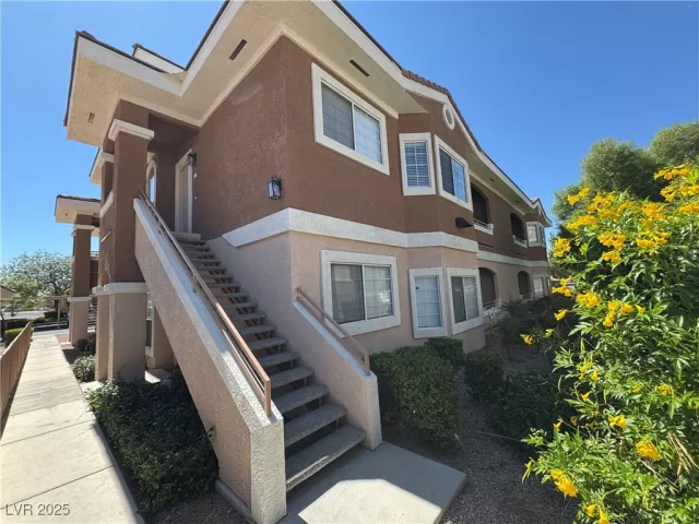 MLS: 2719233 Condo For Sale