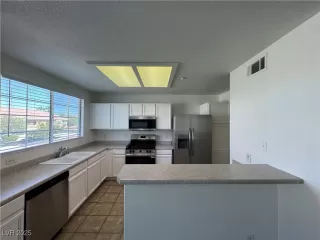 Photo #4: 2719233 Listing 