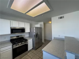 Photo #5: 2719233 Listing 