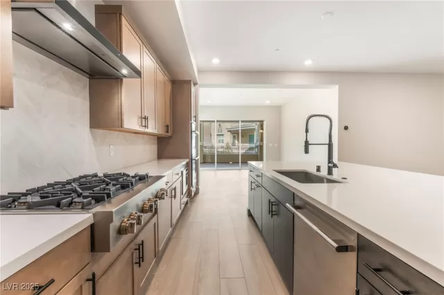 MLS: 2719263 Condo For Sale