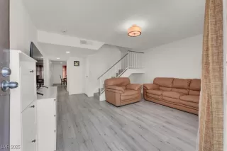 Photo #3: 2719280 Listing