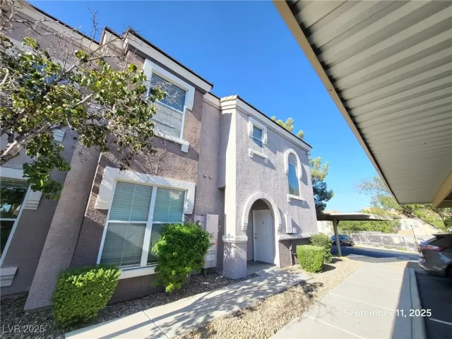 MLS: 2719285 Condo For Sale