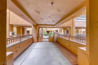 Photo #3: 2719323 Listing