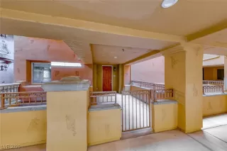 Photo #4: 2719323 Listing