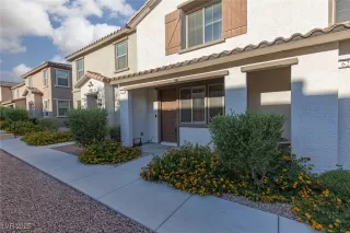 Photo #2: 2719337 Listing