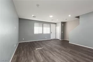 Photo #4: 2719337 Listing