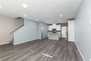 Photo #5: 2719337 Listing