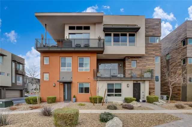 MLS: 2719360 Condo For Sale