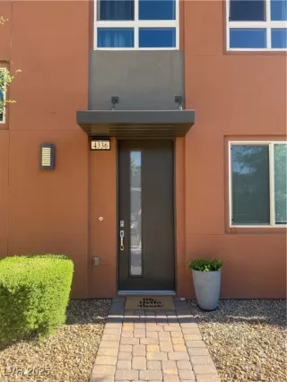 Photo #1: 2719360 Listing 