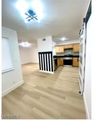 Photo #2: 2719361 Listing