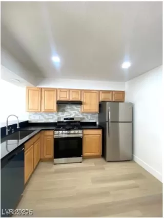 Photo #5: 2719361 Listing