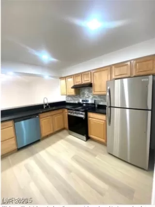 Photo #6: 2719361 Listing