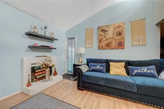 Photo #4: 2719365 Listing