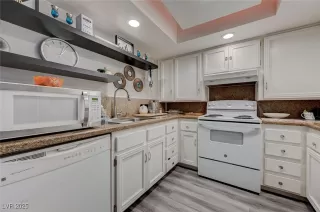 Photo #5: 2719365 Listing
