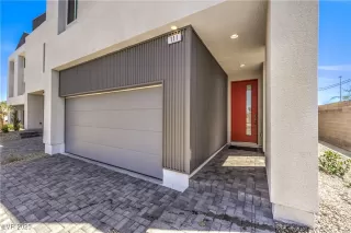 Photo #2: 2719375 Listing