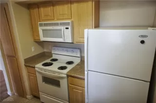 Photo #3: 2719387 Listing 