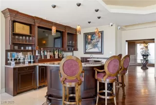 Photo #2: 2719392 Listing