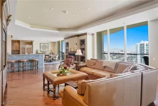 Photo #3: 2719392 Listing