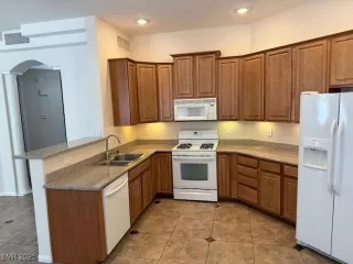 Photo #5: 2719410 Listing 