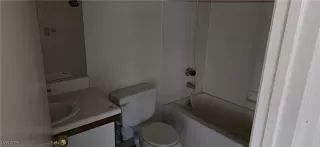 Photo #5: 2719424 Listing