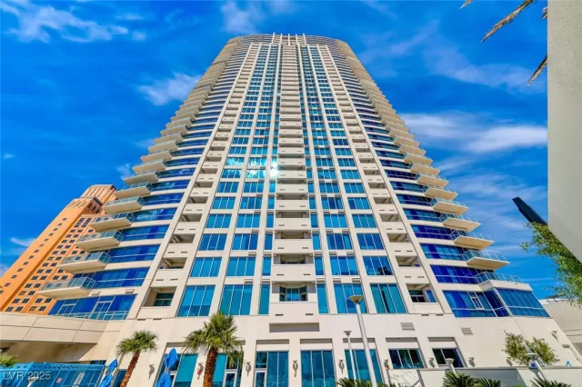 MLS: 2719431 Condo For Sale