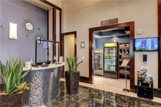 Photo #3: 2719435 Listing