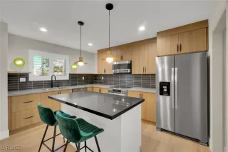 Photo #3: 2719441 Listing 