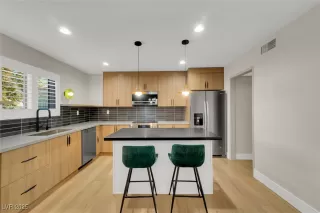 Photo #4: 2719441 Listing 