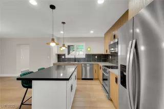 Photo #5: 2719441 Listing 