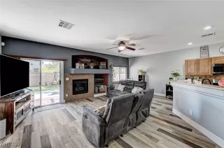 Photo #3: 2719460 Listing