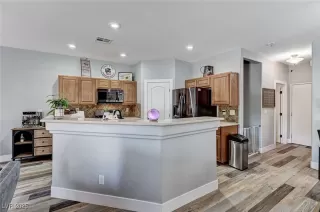 Photo #5: 2719460 Listing