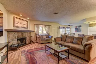 Photo #5: 2719477 Listing 