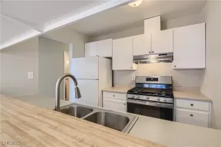 Photo #4: 2719514 Listing 