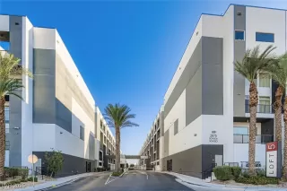 Photo #1: 2719523 Listing 