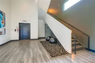 Photo #2: 2719523 Listing 