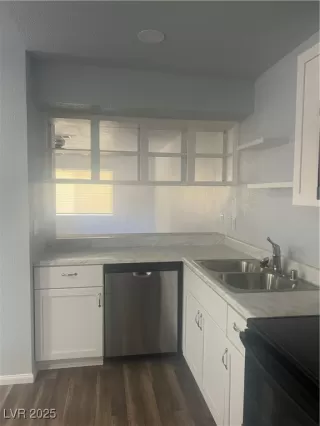 Photo #2: 2719527 Listing