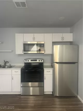 Photo #3: 2719527 Listing