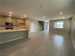 Photo #1: 2719535 Listing 