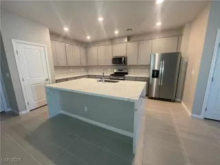 Photo #2: 2719535 Listing 