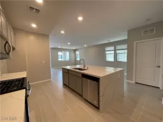 Photo #3: 2719535 Listing 