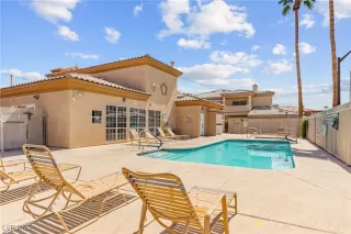 Photo #5: 2719572 Listing