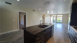 Photo #3: 2719579 Listing 