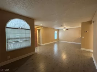 Photo #4: 2719580 Listing 