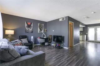 Photo #3: 2719590 Listing 