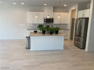 Photo #4: 2719620 Listing 