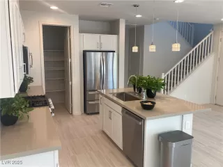 Photo #5: 2719620 Listing 