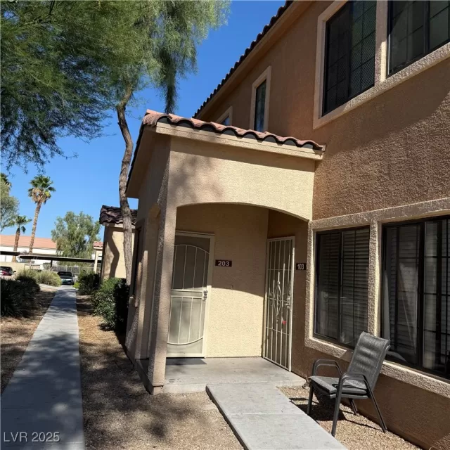 MLS: 2719637 Condo For Sale