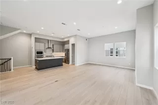 Photo #5: 2719646 Listing 