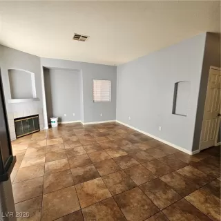 Photo #5: 2719677 Listing 